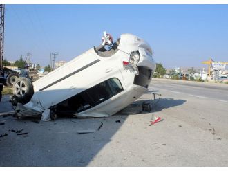 Otomobil takla attı: 3 ölü !