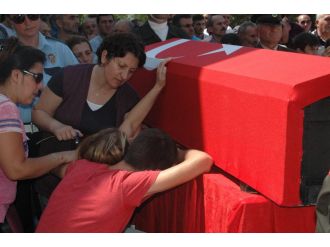 Ankara şehidine ağladı