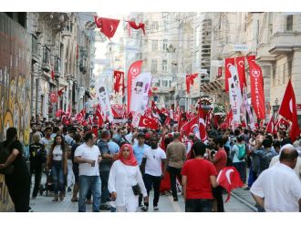 Yüzlerce vatandaş 30 Ağustos’ta bir araya geldi