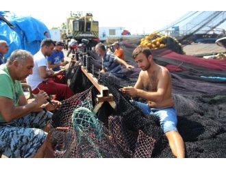 Karadenizli balıkçılar son hazırlıklarını yaptı