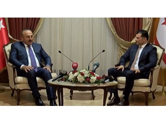 Bakan Çavuşoğlu Başbakan Özgürgün’le görüştü