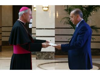 Erdoğan Vatikan büyükelçisini kabul etti