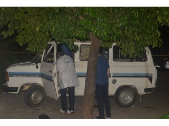 Minibüste ölü bulundu