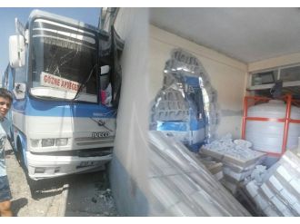 Freni boşalan minibüs duvara çarptı: 7 yaralı