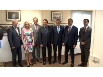 Akıncı ve Anastasiadis ara bölgede görüştü