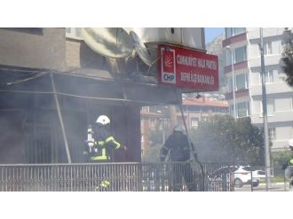 CHP binasında yangın!