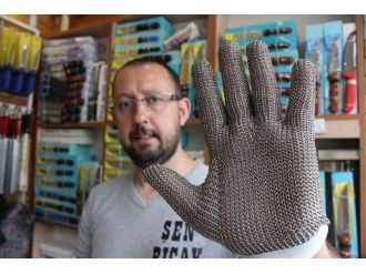 Kurban kazalarına karşı çelik eldiven