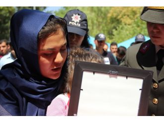 "Öp babanı kızım"