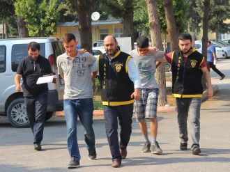 Yurdum hırsızı: Soydukları sürücüye otostop yaptılar