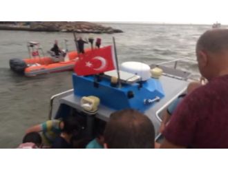 Tur teknesi fırtına nedeniyle mahsur kaldı