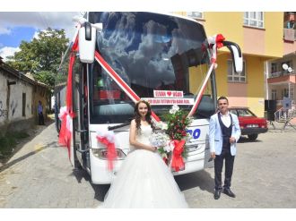 Böyle olur otobüs şoförünün gelin arabası