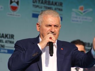 "Vatandaş sokağa inerse siz kaçacak delik arayacaksınız"