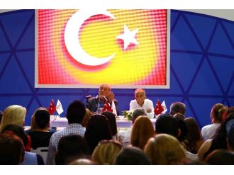 İlber Ortaylı: “Bu adam belki Humeyni olmak istiyor”