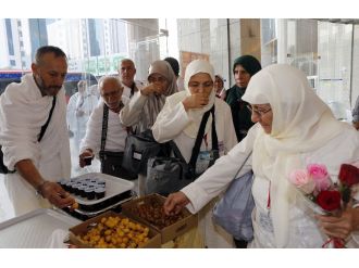 15 Temmuz şehitlerinin yakınları kutsal topraklarda
