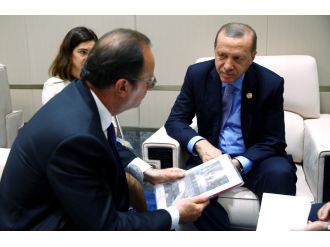 Erdoğan’dan Hollande’a ’15 Temmuz’ kitabı