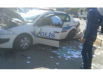 Polis aracı kaza yaptı: 4 yaralı