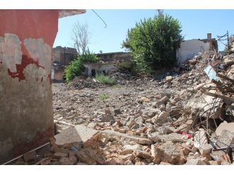 Sur’da bin 312 bina yıkıldı