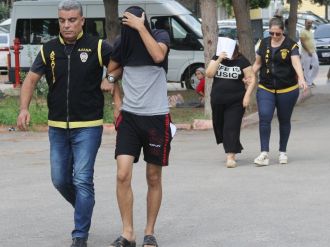 Anne ile oğlu fuhuştan tutuklandı