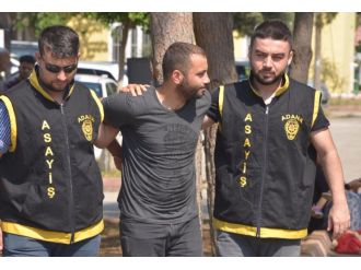 Evini soydu, kimliğini aldı, polisi kandıramadı