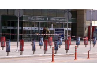 Esenboğa Havalimanı’nda şüpheli çanta paniği