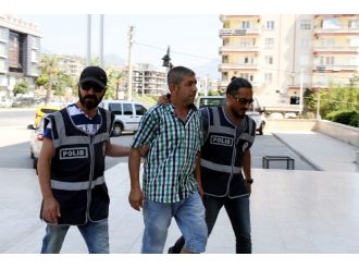 Kafeye kurşun yağdırdı: 2 yaralı