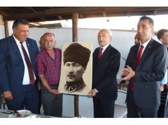 Kılıçdaroğlu köylüleri ziyaret etti