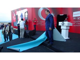 Bakan Eroğlu’ndan iş adamına halı jesti