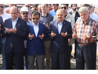 "Demokrasinin kırmızı çizgisi terördür"