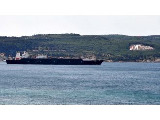 Doğalgaz tankeri boğazdan geçti