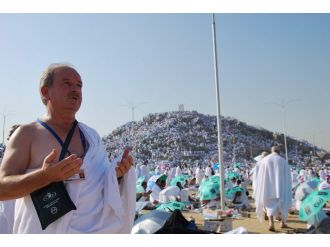 Hacı adayları Arafat vakfesinde