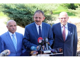 Belediyelere kayyum atanmasını değerlendirdi