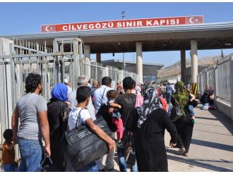 35 bin kişi Suriye’ye gitti