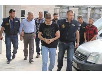 Baba ve 3 oğluna DAEŞ’ten tutuklama