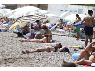 Antalya’da bayram sahile taştı