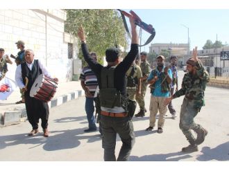 Cerablus’ta davullu zurnalı bayram sevinci