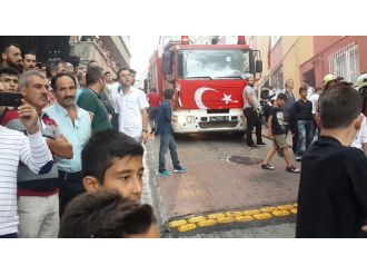 İstanbul’da korkutan yangın: Mahalleli sokağa döküldü