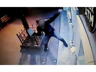 Dolandırıldı, hırsını ATM’lerden çıkardı