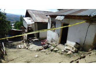 Heyelan sonucu 24 ev kullanılmaz hale geldi