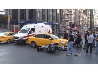 Yunus ekibi kaza yaptı: 2 polis yaralı