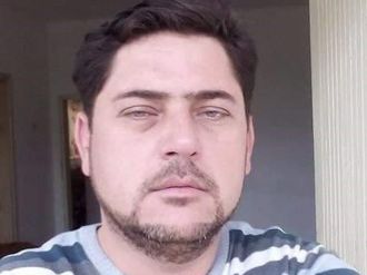 Otomobil için para vermeyen babasını baltayla öldürdü