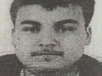 Babasının tüfeğini gösterirken akrabasını öldürdü