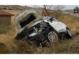 Aksaray’da iki otomobil çarpıştı: 8 yaralı