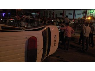 Kazaya polis aracı da karıştı: 5 yaralı