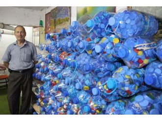 Tek başına yarım milyon mavi kapak topladı