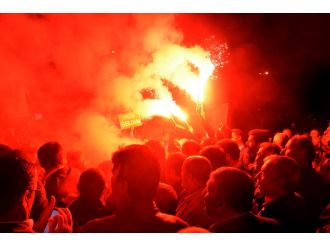 Efkan Ala meşalelerle karşılandı