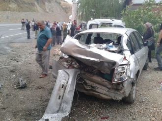 TIR park halindeki 5 araca çarptı