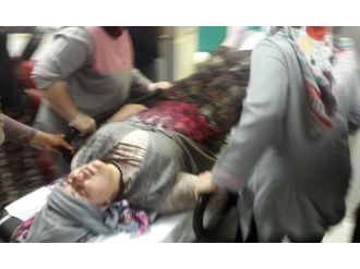 İki otomobil kafa kafaya çarpıştı: 1 ölü, 7 yaralı