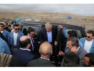 Başbakan Yıldırım’dan şehit ailelerine ziyaret