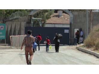 Karkamış’tan Cerablus’a geçişler devam ediyor