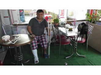 Torpile bastı, parmakları kırıldı